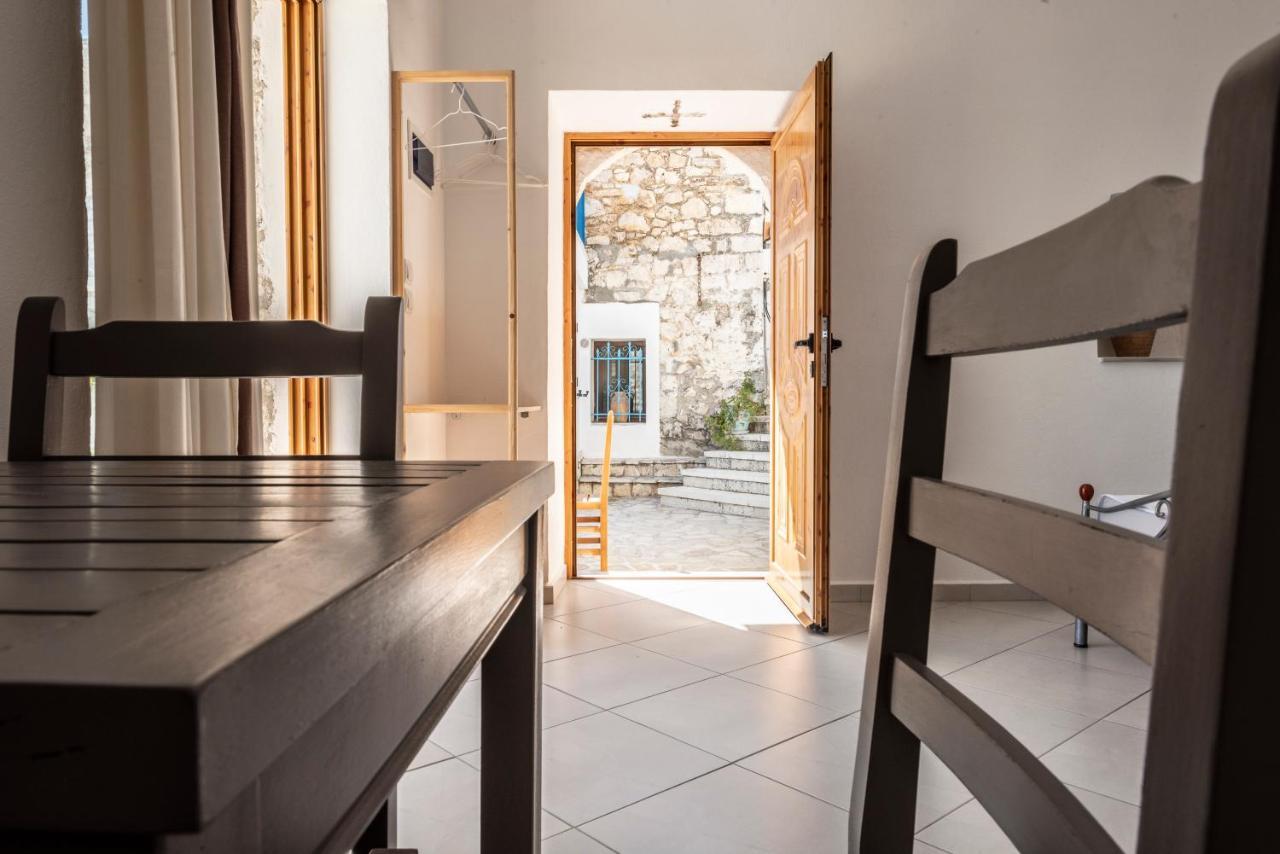 Amphora Guesthouse Himare Luaran gambar