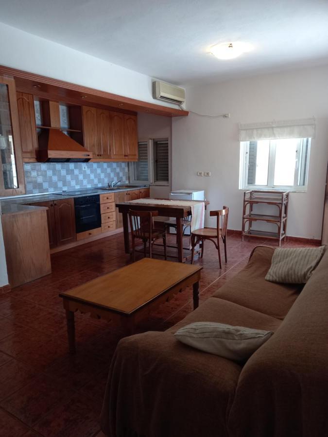 Amphora Guesthouse Himare Luaran gambar