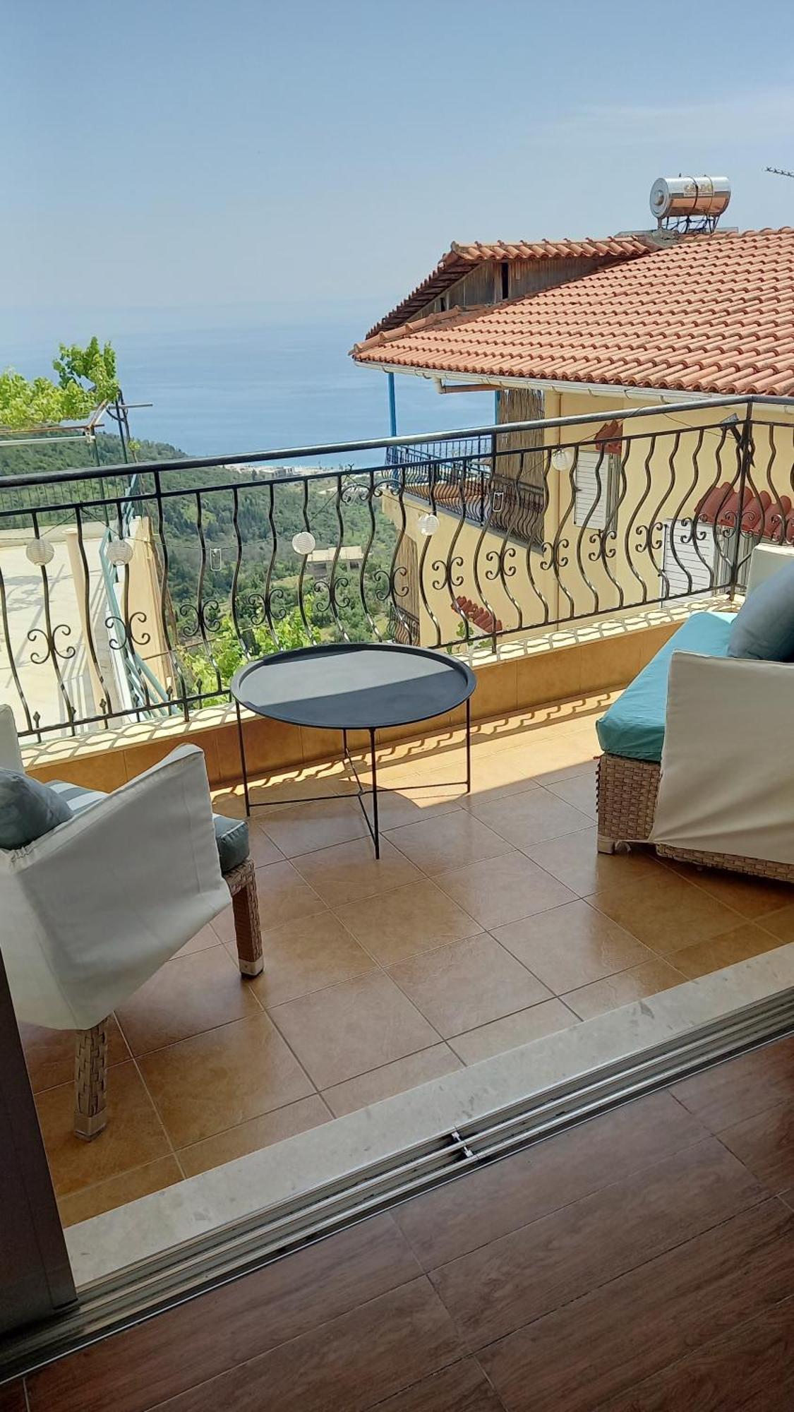 Amphora Guesthouse Himare Bilik gambar