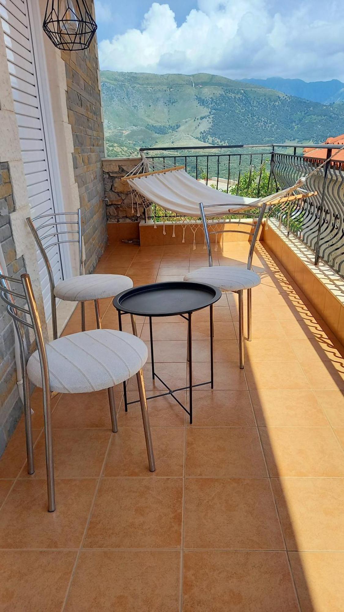 Amphora Guesthouse Himare Bilik gambar