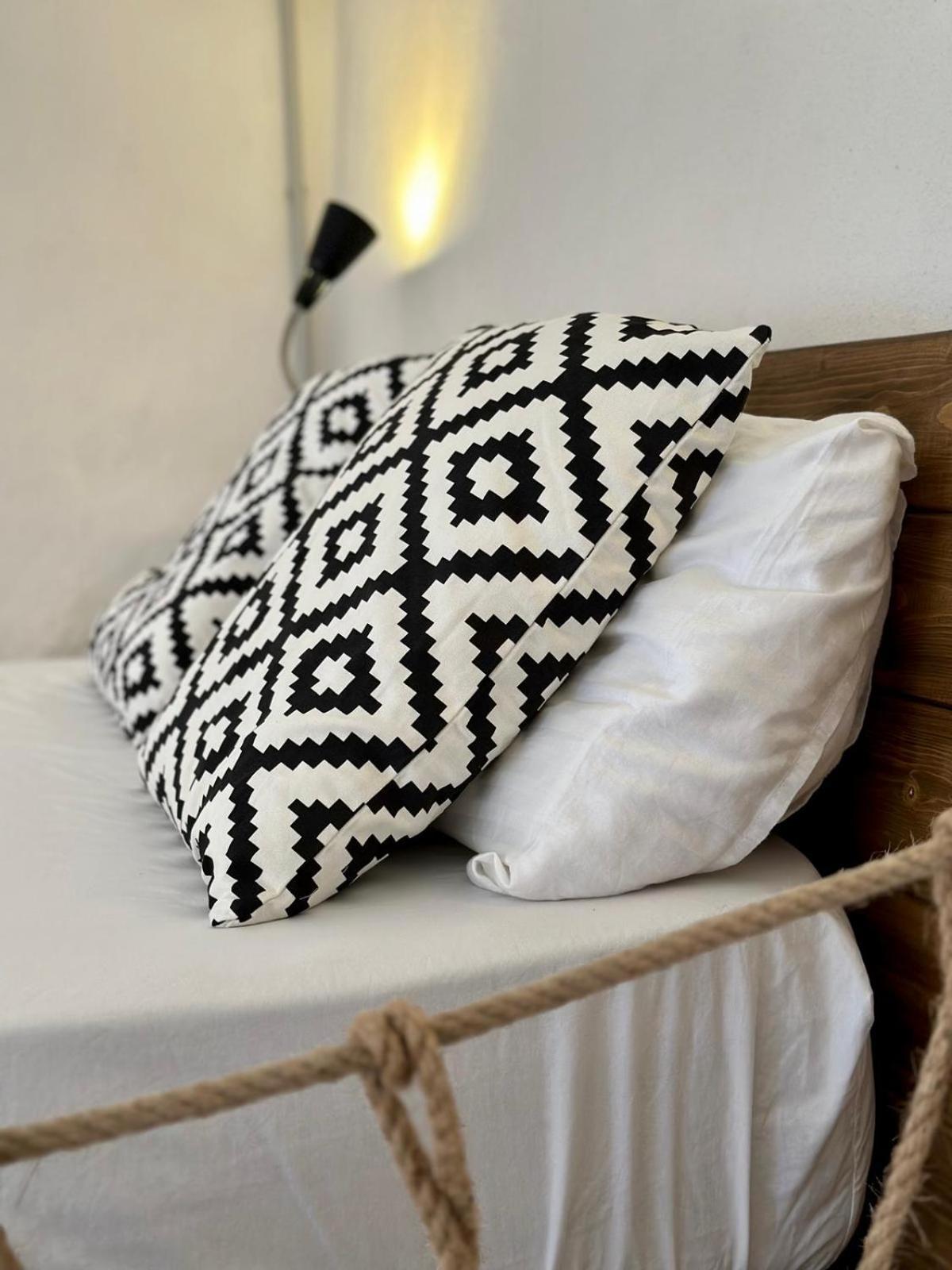 Amphora Guesthouse Himare Bilik gambar