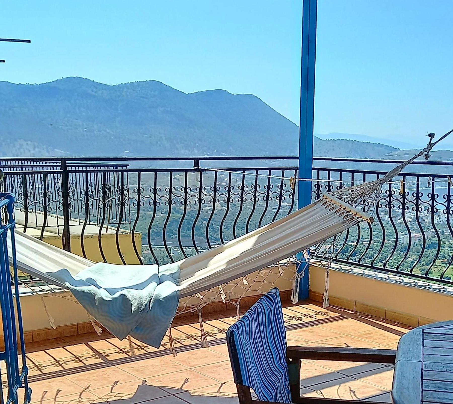 Amphora Guesthouse Himare Bilik gambar